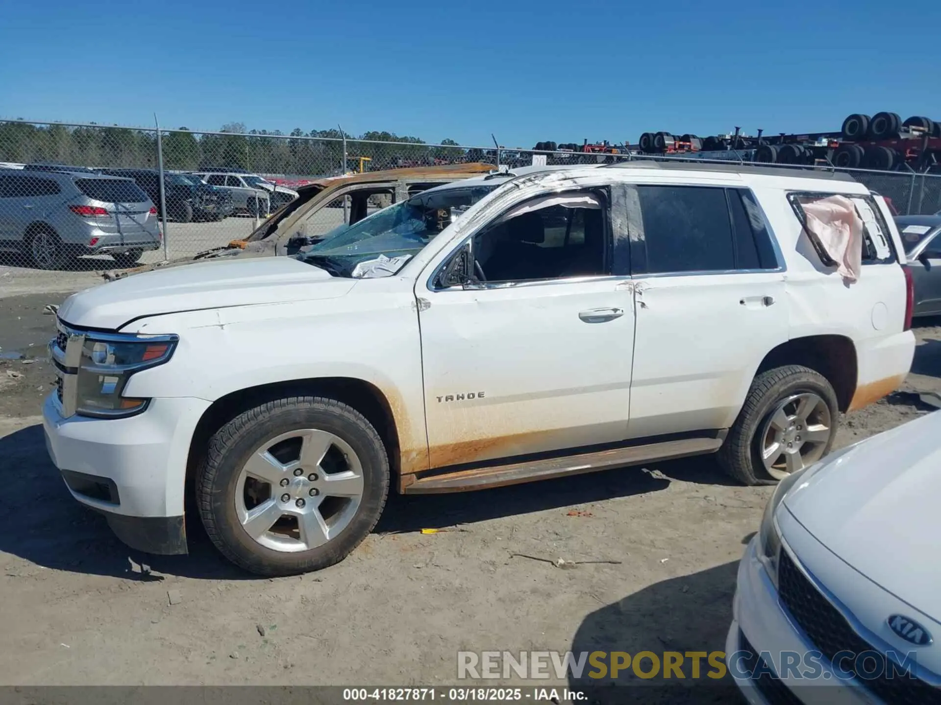 14 fotografías del automóvil dañado 1GNSCAKC4LR296015 CHEVROLET TAHOE 2020