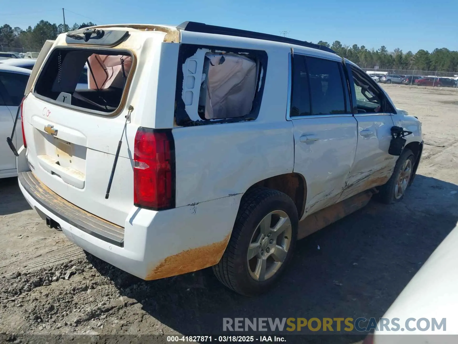 4 fotografías del automóvil dañado 1GNSCAKC4LR296015 CHEVROLET TAHOE 2020