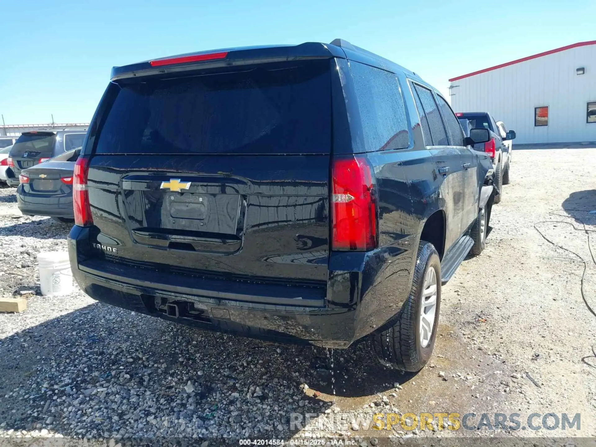 4 fotografías del automóvil dañado 1GNSCAKC6LR293472 CHEVROLET TAHOE 2020