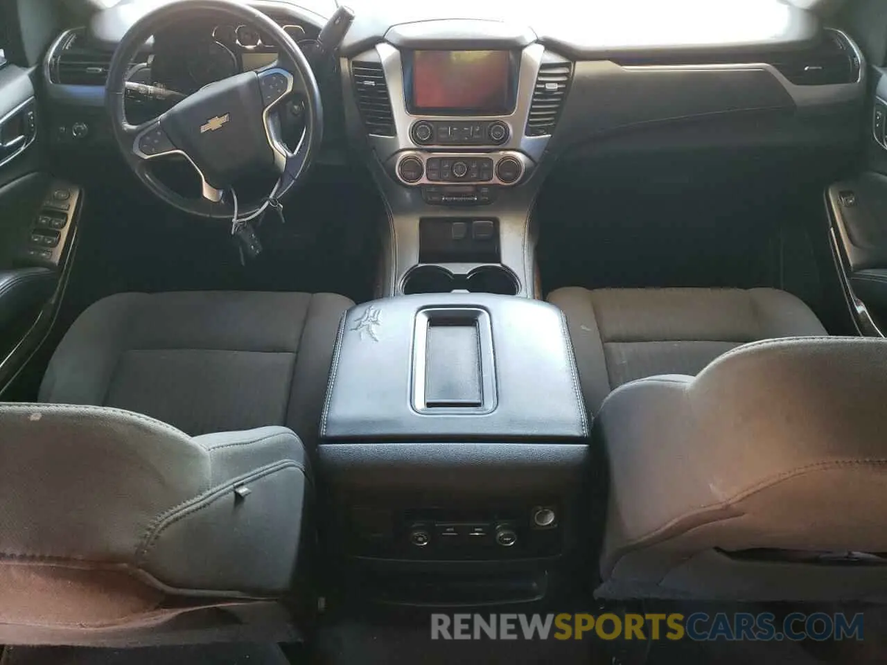 8 fotografías del automóvil dañado 1GNSCAKC7LR127428 CHEVROLET TAHOE 2020