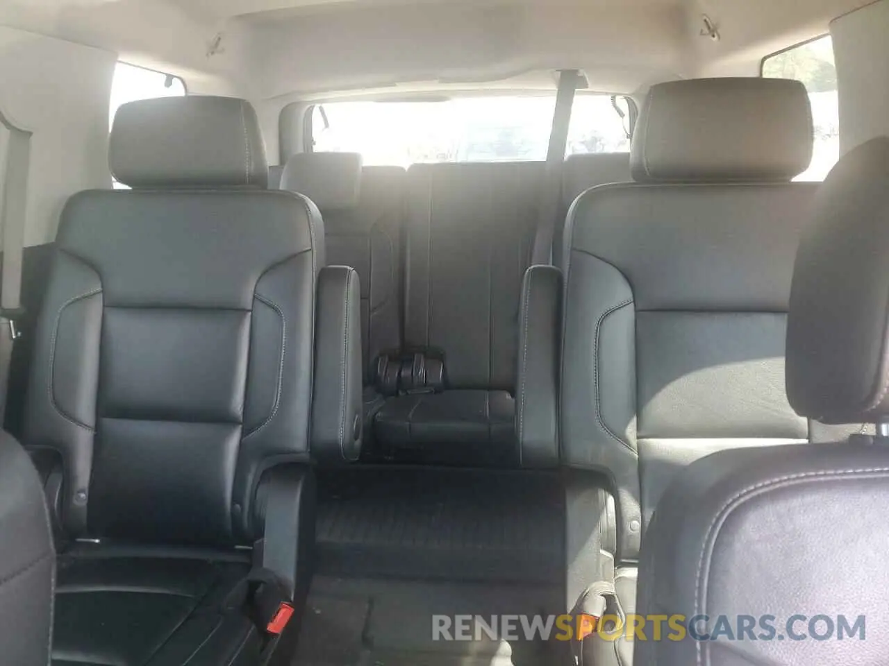 10 fotografías del automóvil dañado 1GNSCBKC3LR164904 CHEVROLET TAHOE 2020