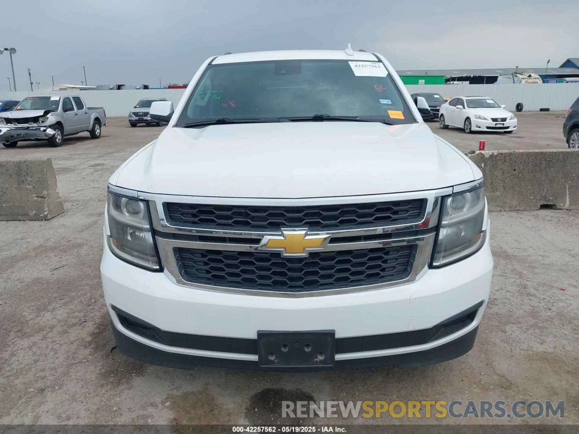 12 fotografías del automóvil dañado 1GNSCBKC4LR140921 CHEVROLET TAHOE 2020