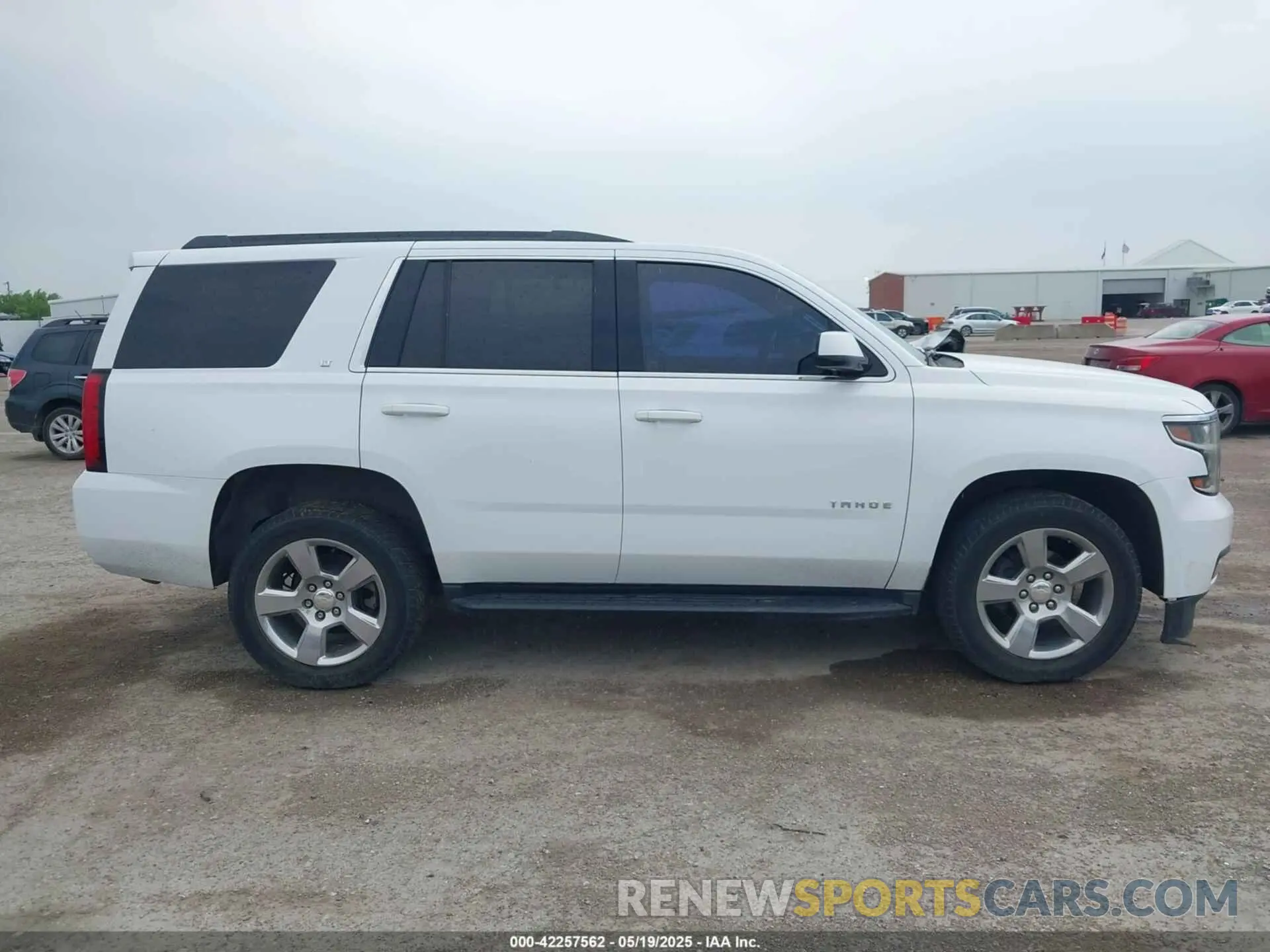 13 fotografías del automóvil dañado 1GNSCBKC4LR140921 CHEVROLET TAHOE 2020