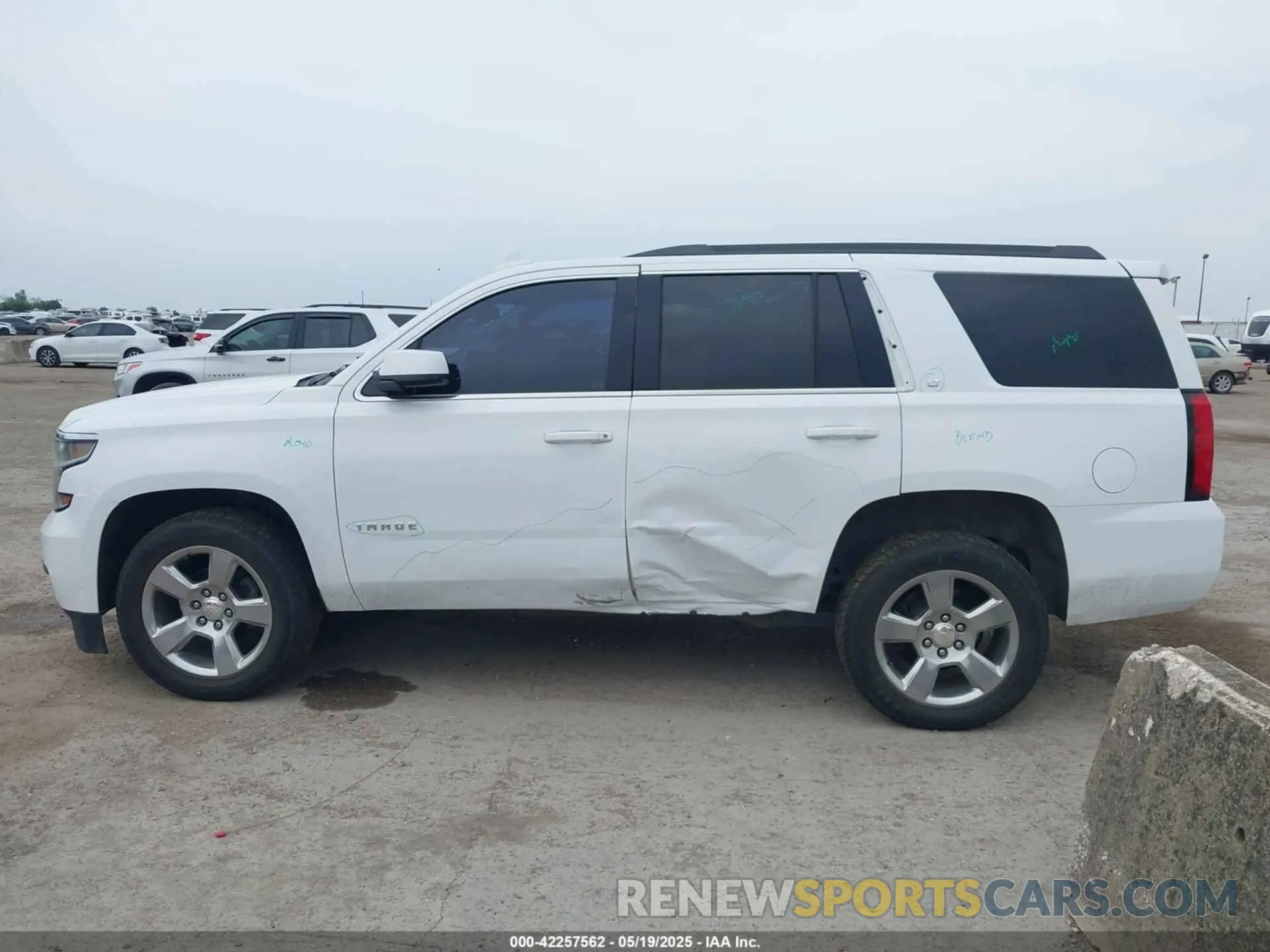 14 fotografías del automóvil dañado 1GNSCBKC4LR140921 CHEVROLET TAHOE 2020