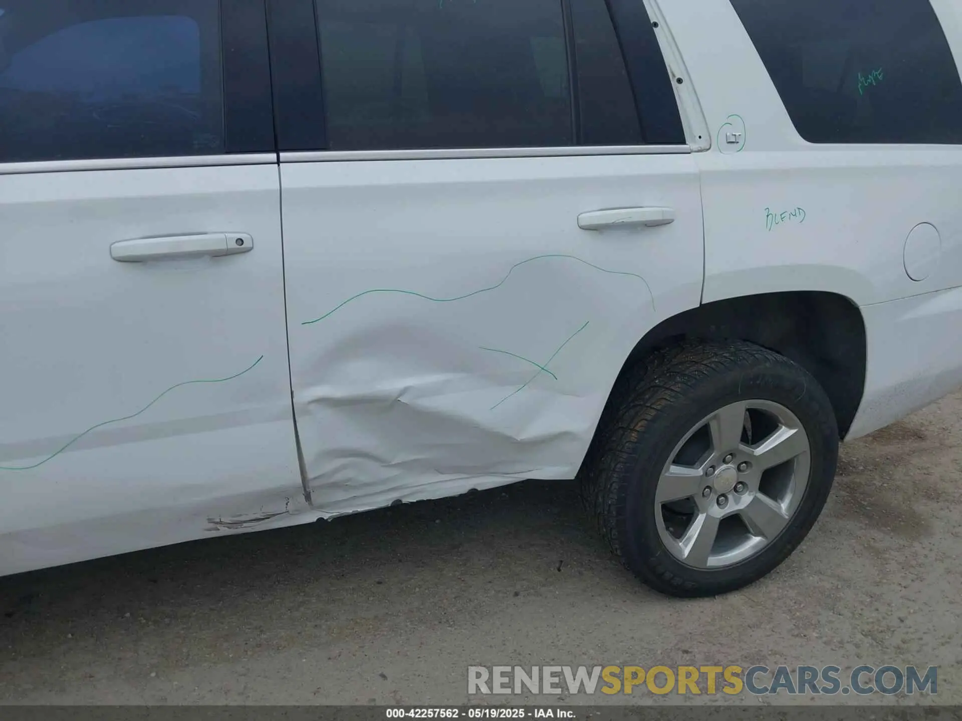 6 fotografías del automóvil dañado 1GNSCBKC4LR140921 CHEVROLET TAHOE 2020