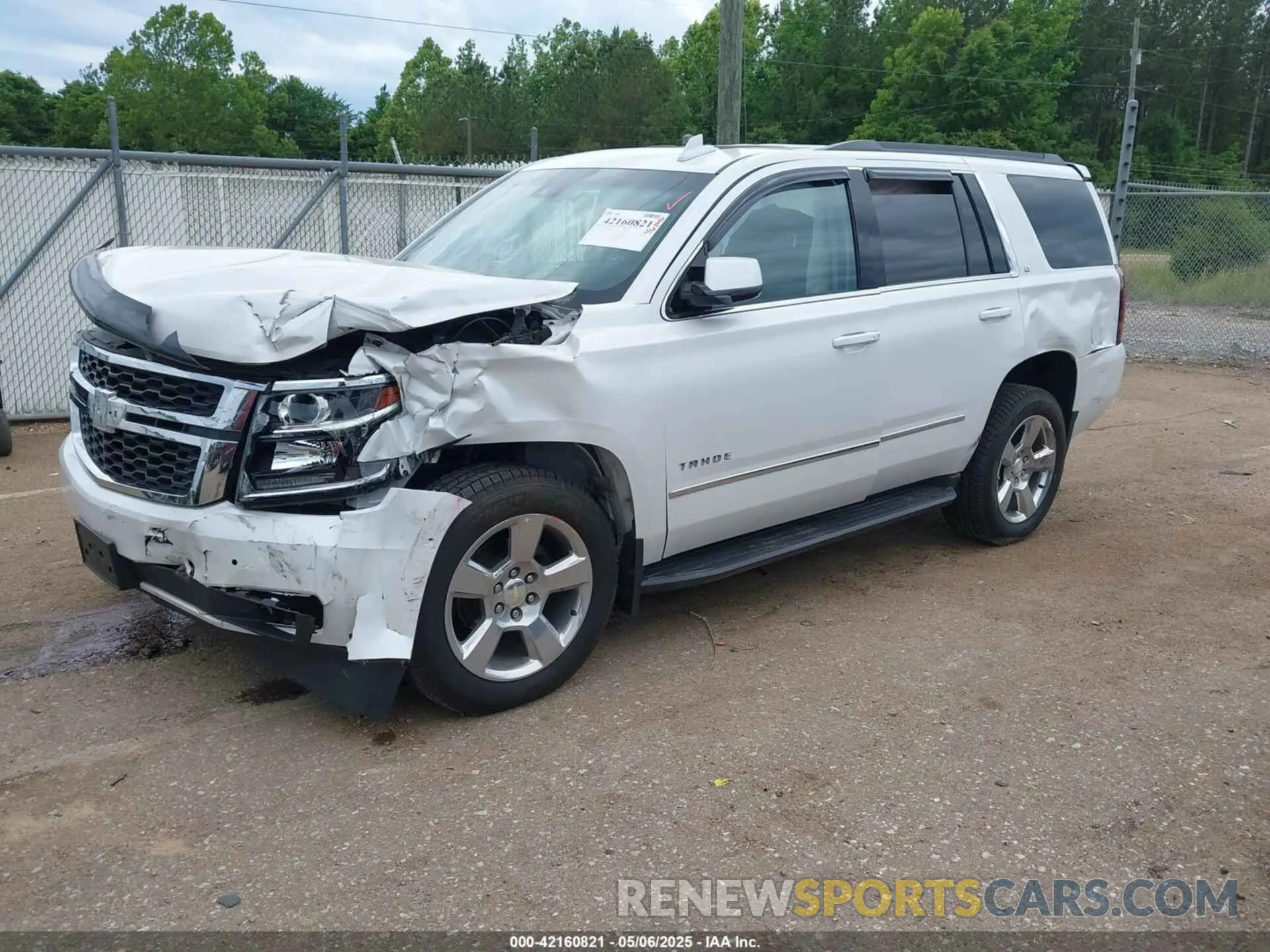 2 fotografías del automóvil dañado 1GNSCBKC4LR181887 CHEVROLET TAHOE 2020