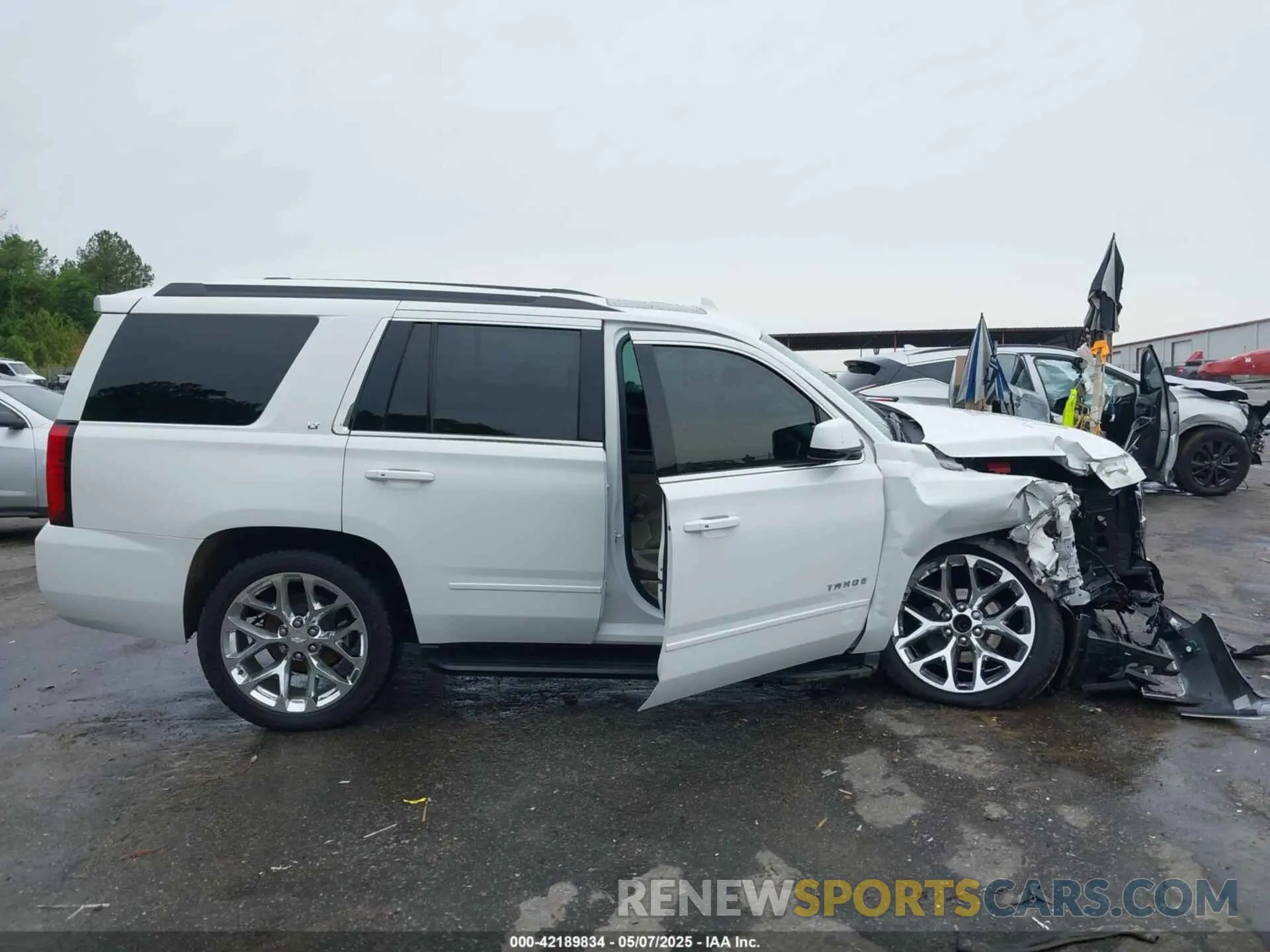12 fotografías del automóvil dañado 1GNSCBKC5LR294926 CHEVROLET TAHOE 2020