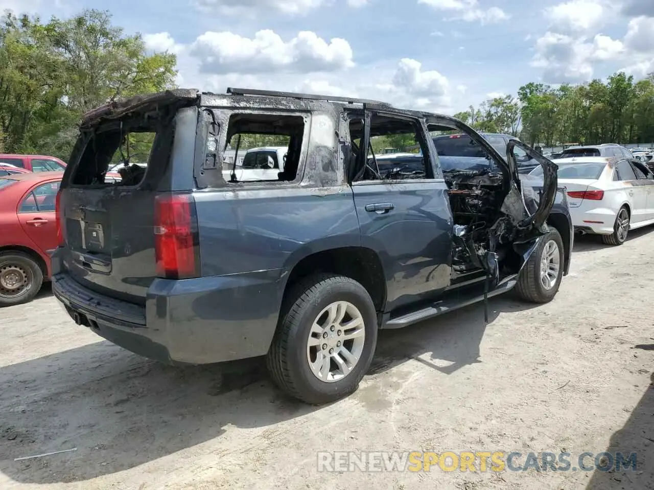 3 fotografías del automóvil dañado 1GNSCBKC5LR308288 CHEVROLET TAHOE 2020