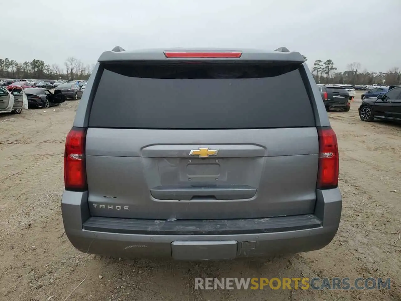 6 fotografías del automóvil dañado 1GNSCBKC8LR295942 CHEVROLET TAHOE 2020