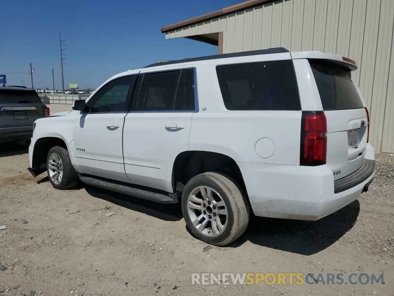 2 fotografías del automóvil dañado 1GNSCBKC8LR308690 CHEVROLET TAHOE 2020