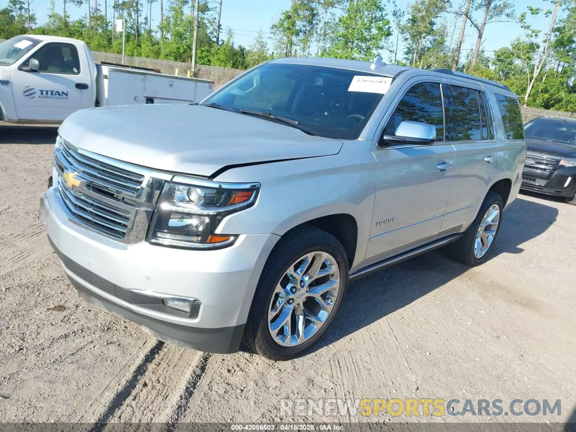 2 fotografías del automóvil dañado 1GNSCCKC1LR128568 CHEVROLET TAHOE 2020