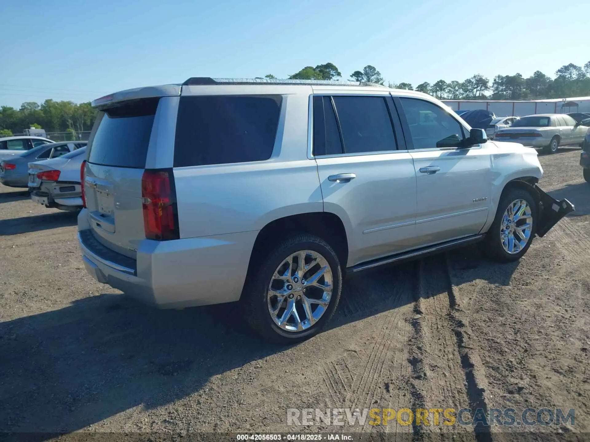 4 fotografías del automóvil dañado 1GNSCCKC1LR128568 CHEVROLET TAHOE 2020