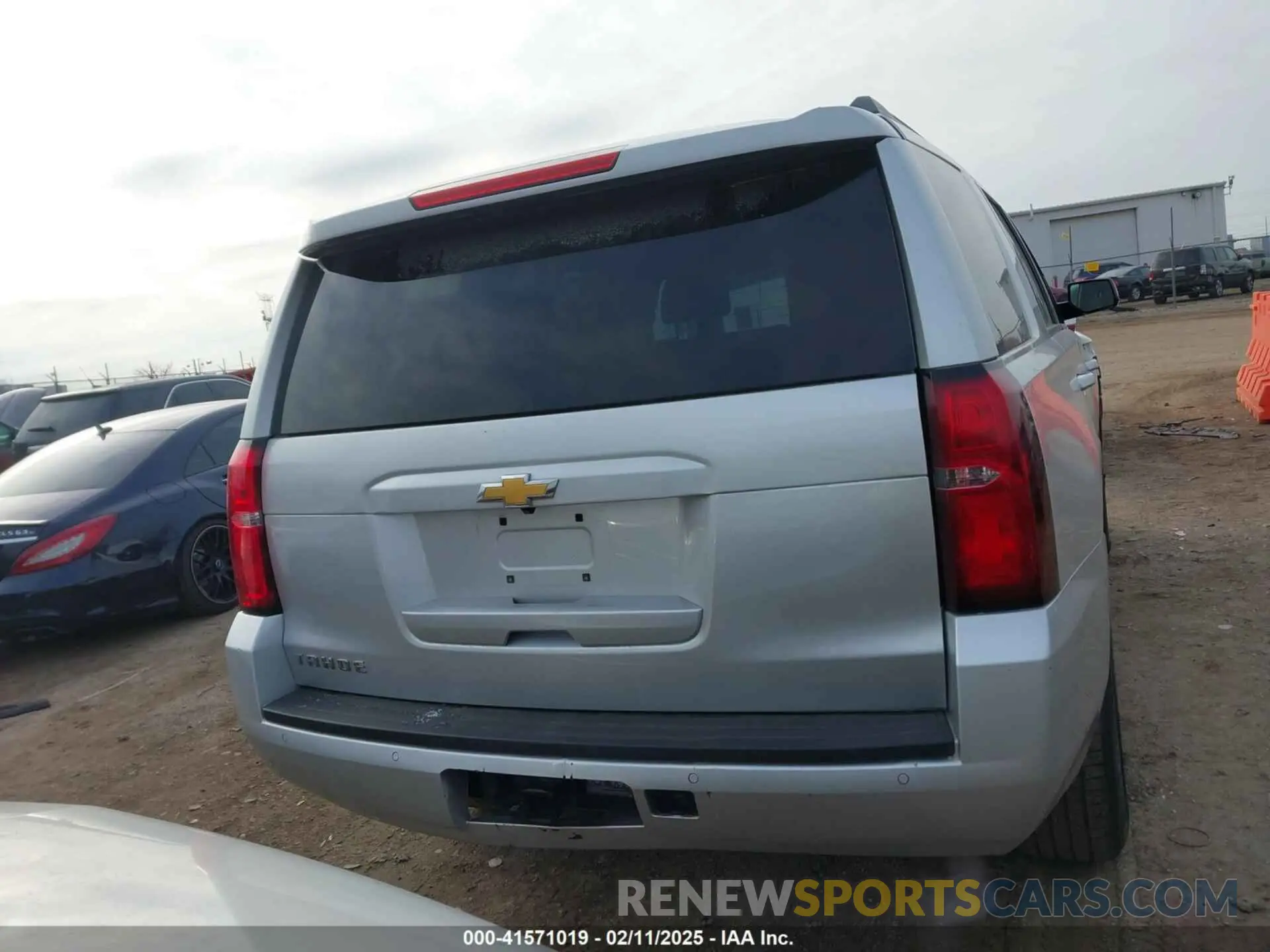 16 fotografías del automóvil dañado 1GNSKAKC4LR154766 CHEVROLET TAHOE 2020