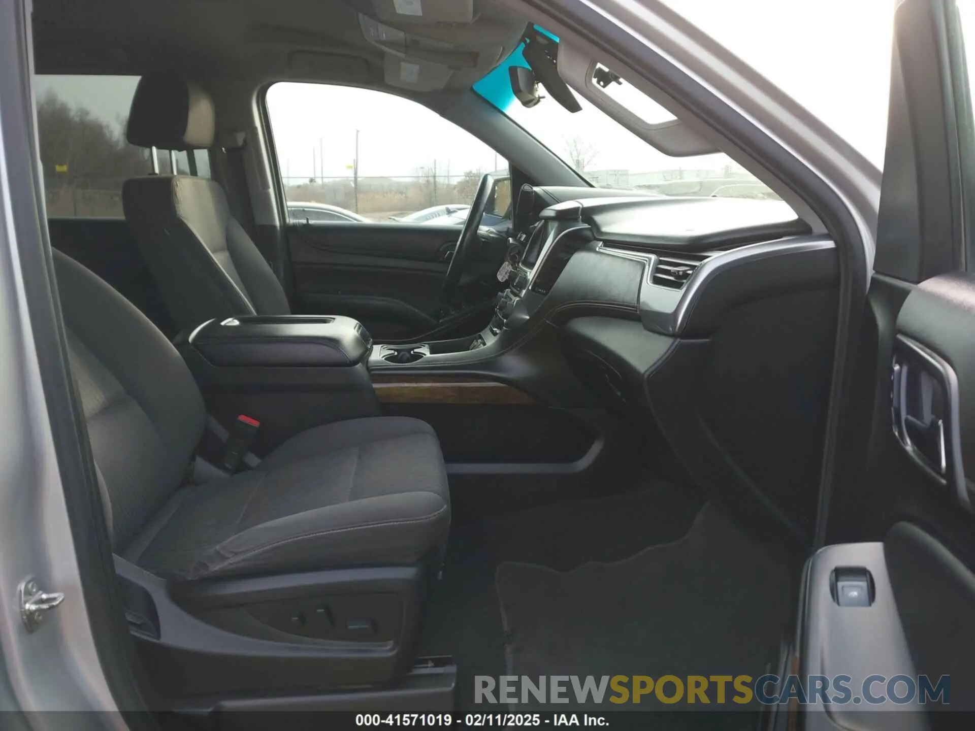 5 fotografías del automóvil dañado 1GNSKAKC4LR154766 CHEVROLET TAHOE 2020