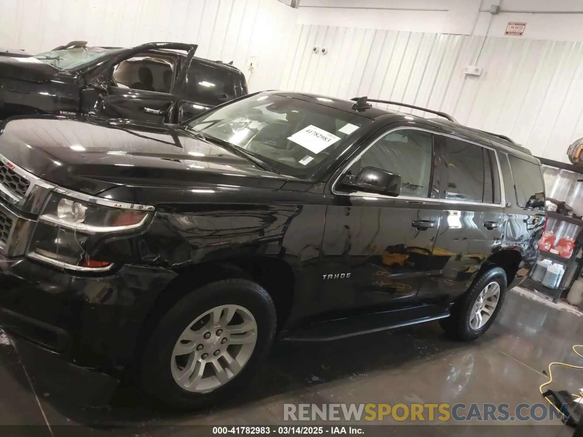 14 fotografías del automóvil dañado 1GNSKBKC2LR123473 CHEVROLET TAHOE 2020