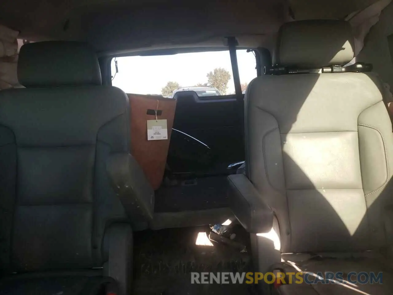 10 fotografías del automóvil dañado 1GNSKBKC4LR236938 CHEVROLET TAHOE 2020