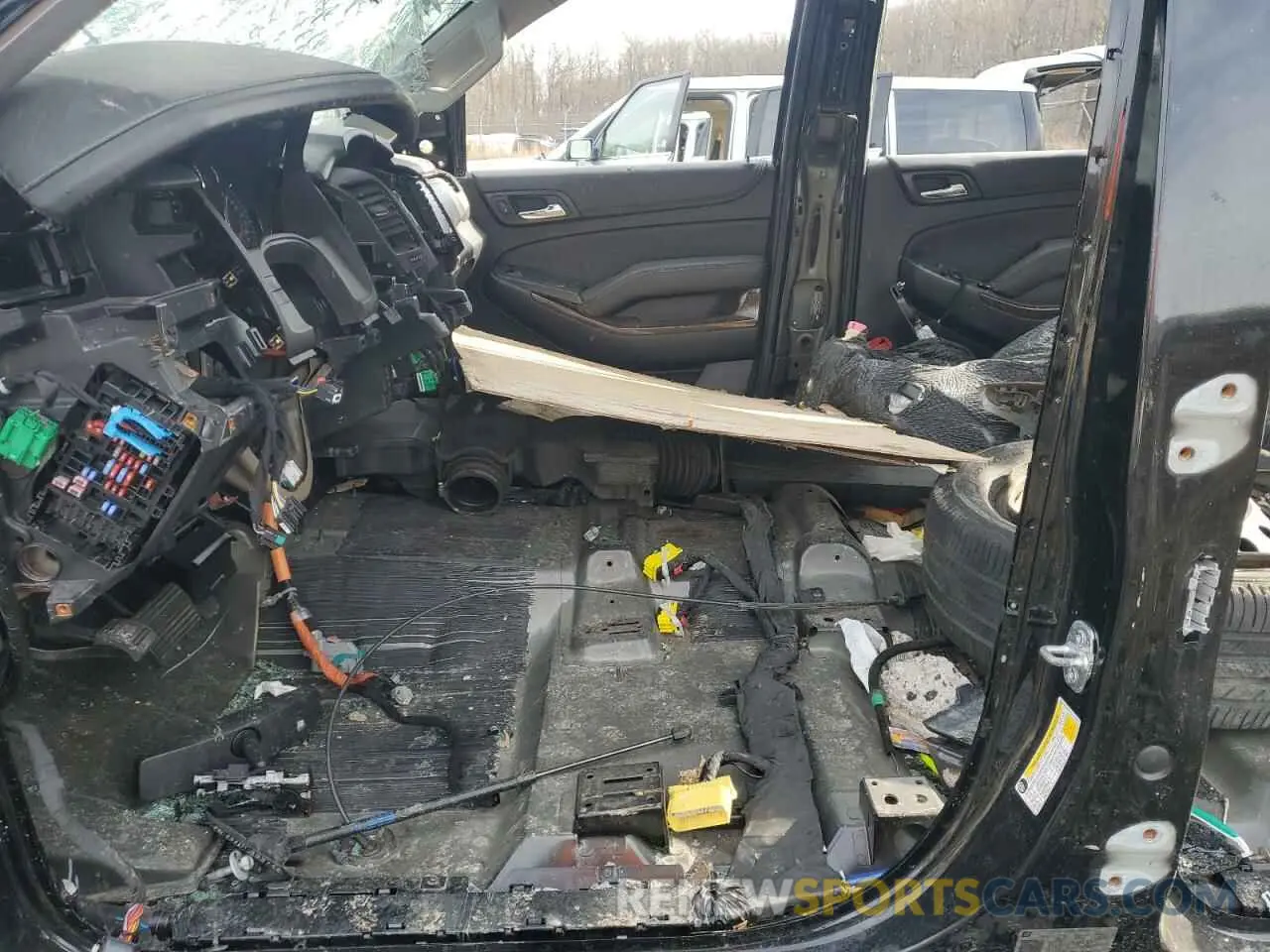 7 fotografías del automóvil dañado 1GNSKBKC5LR152577 CHEVROLET TAHOE 2020