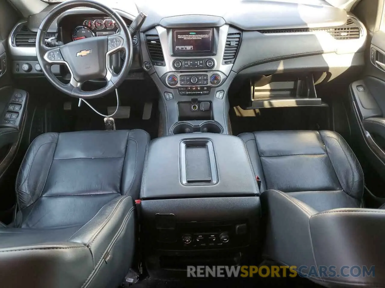 8 fotografías del automóvil dañado 1GNSKBKC5LR243378 CHEVROLET TAHOE 2020