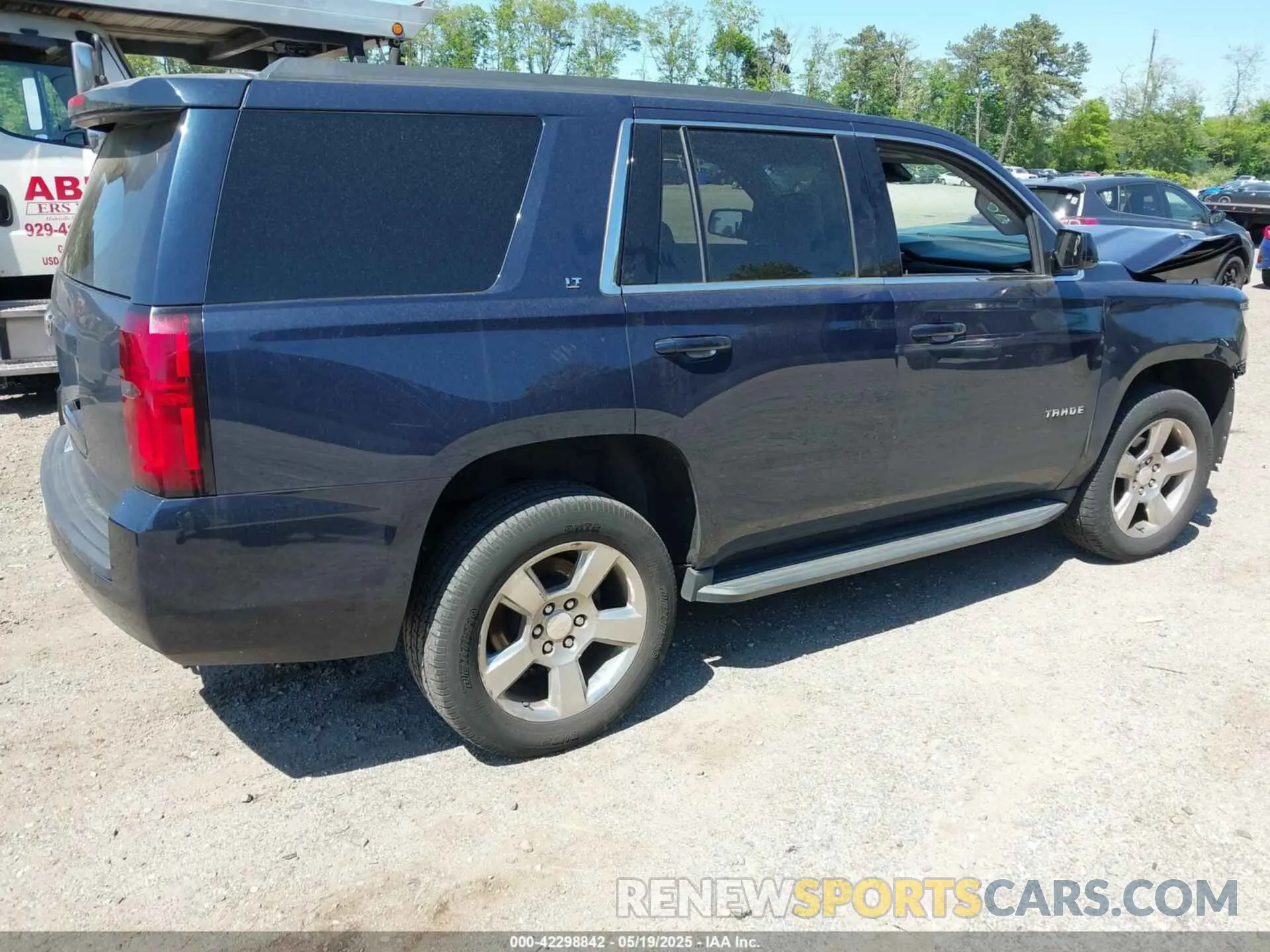 4 fotografías del automóvil dañado 1GNSKBKC6LR239081 CHEVROLET TAHOE 2020