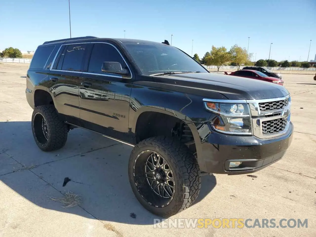 4 fotografías del automóvil dañado 1GNSKBKC8LR145977 CHEVROLET TAHOE 2020