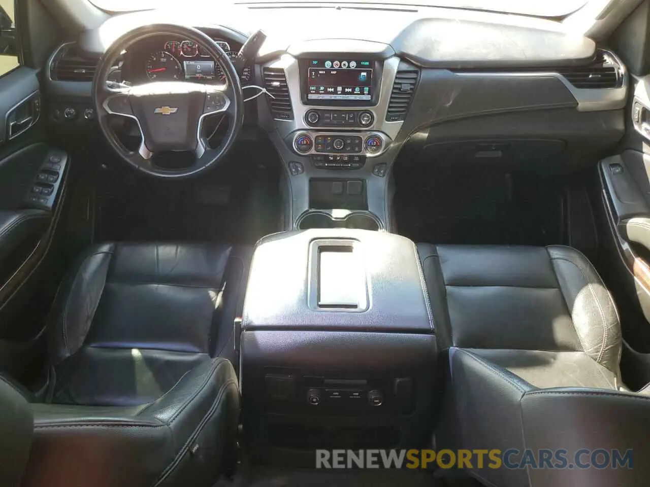 8 fotografías del automóvil dañado 1GNSKBKC8LR145977 CHEVROLET TAHOE 2020
