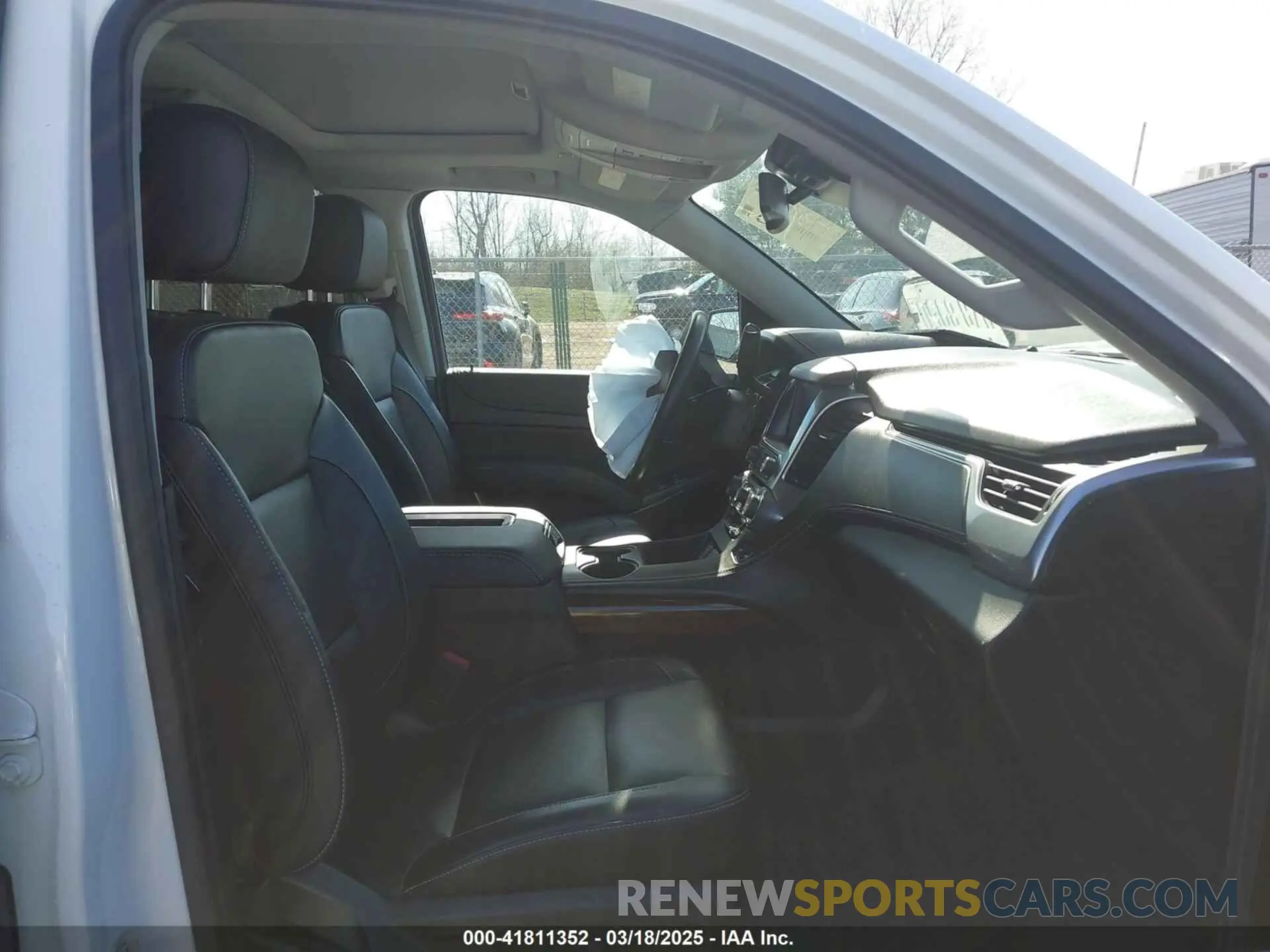 5 fotografías del automóvil dañado 1GNSKBKC8LR169132 CHEVROLET TAHOE 2020