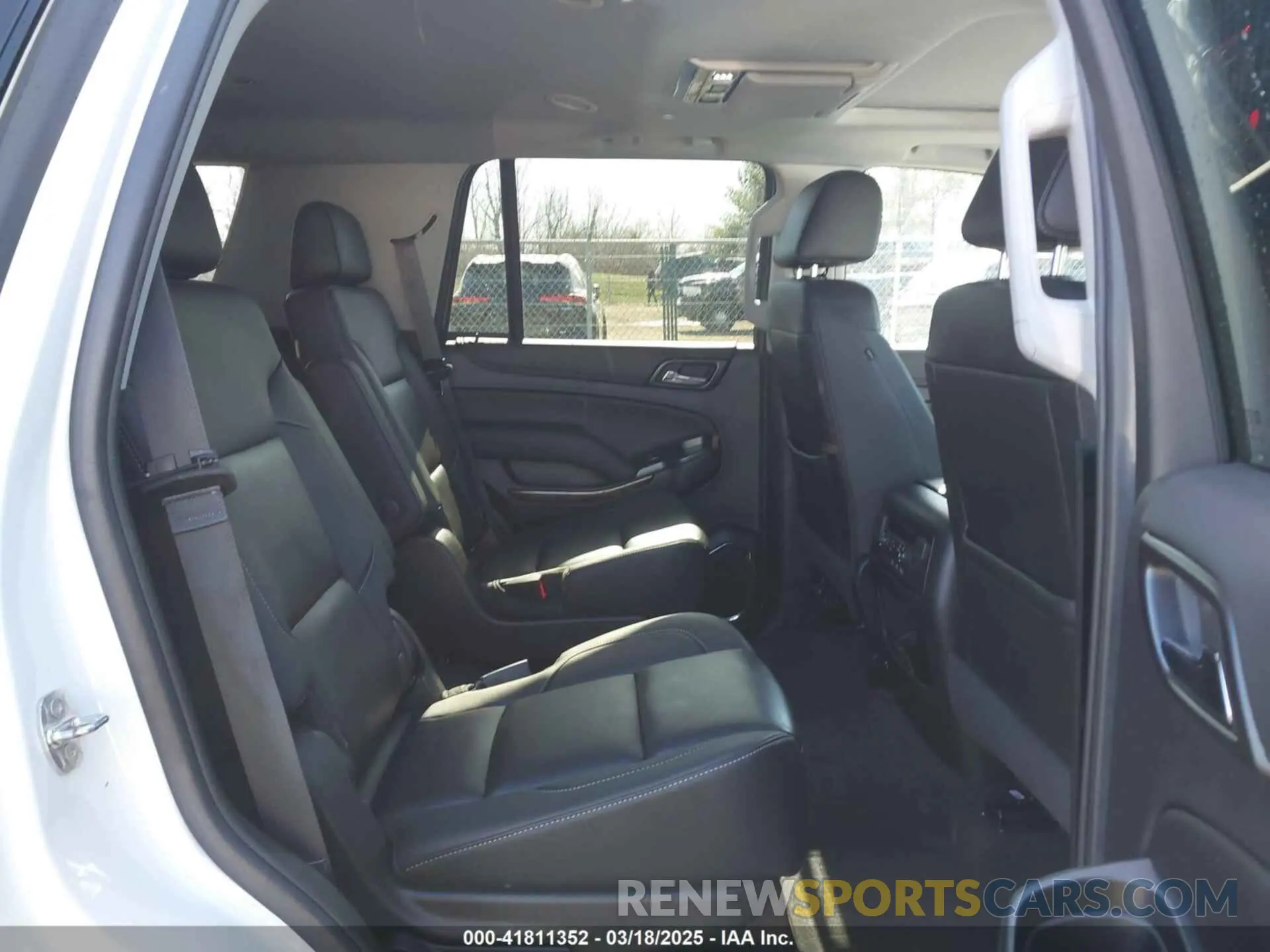 8 fotografías del automóvil dañado 1GNSKBKC8LR169132 CHEVROLET TAHOE 2020