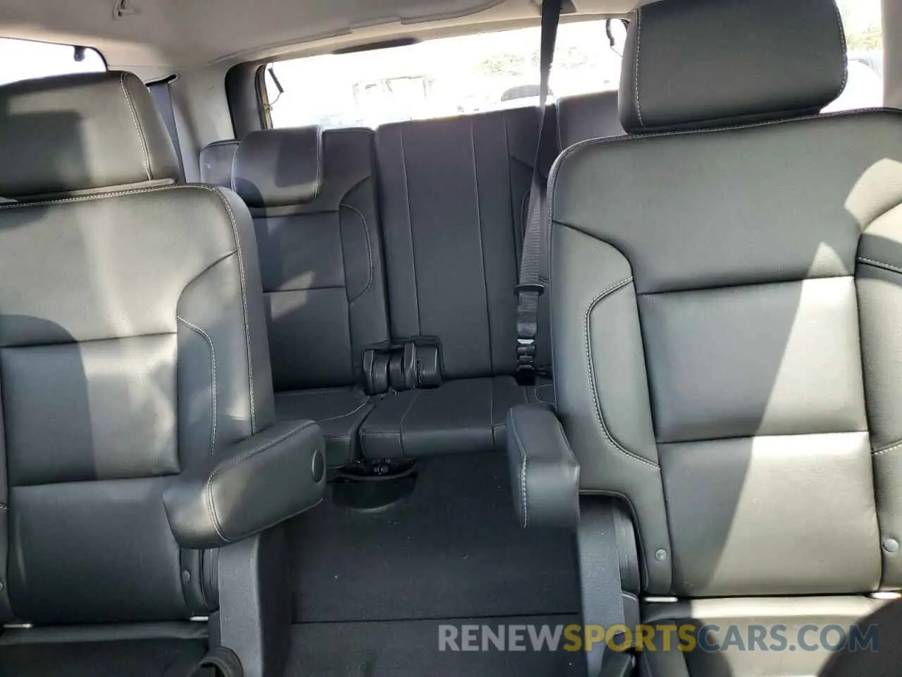 10 fotografías del automóvil dañado 1GNSKBKC9LR126340 CHEVROLET TAHOE 2020