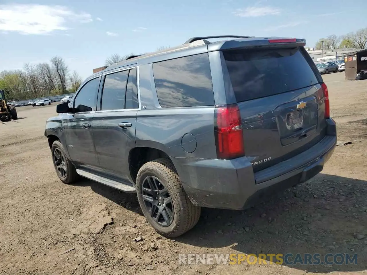 2 fotografías del automóvil dañado 1GNSKBKC9LR126340 CHEVROLET TAHOE 2020
