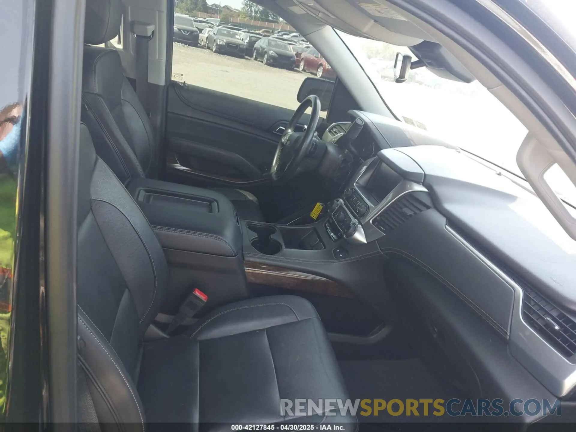 5 fotografías del automóvil dañado 1GNSKBKCXLR255963 CHEVROLET TAHOE 2020
