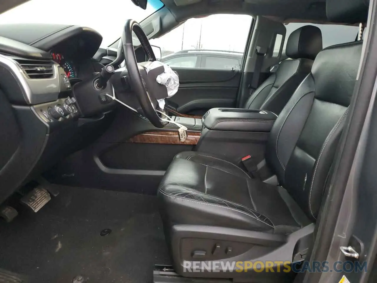 7 fotografías del automóvil dañado 1GNSKCKC4LR106373 CHEVROLET TAHOE 2020