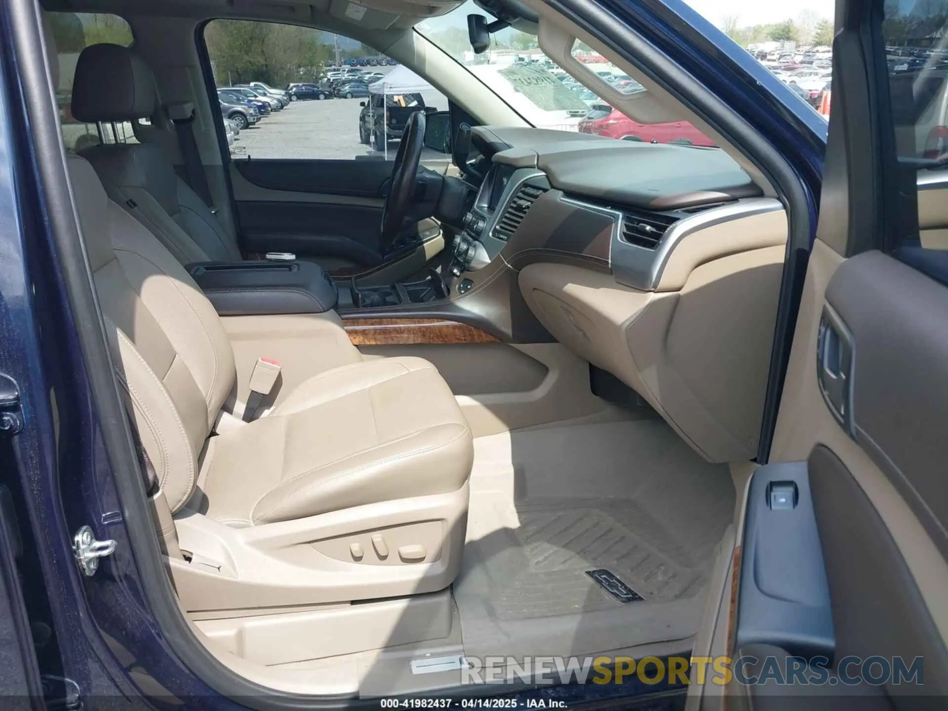 5 fotografías del automóvil dañado 1GNSKCKC8LR136735 CHEVROLET TAHOE 2020