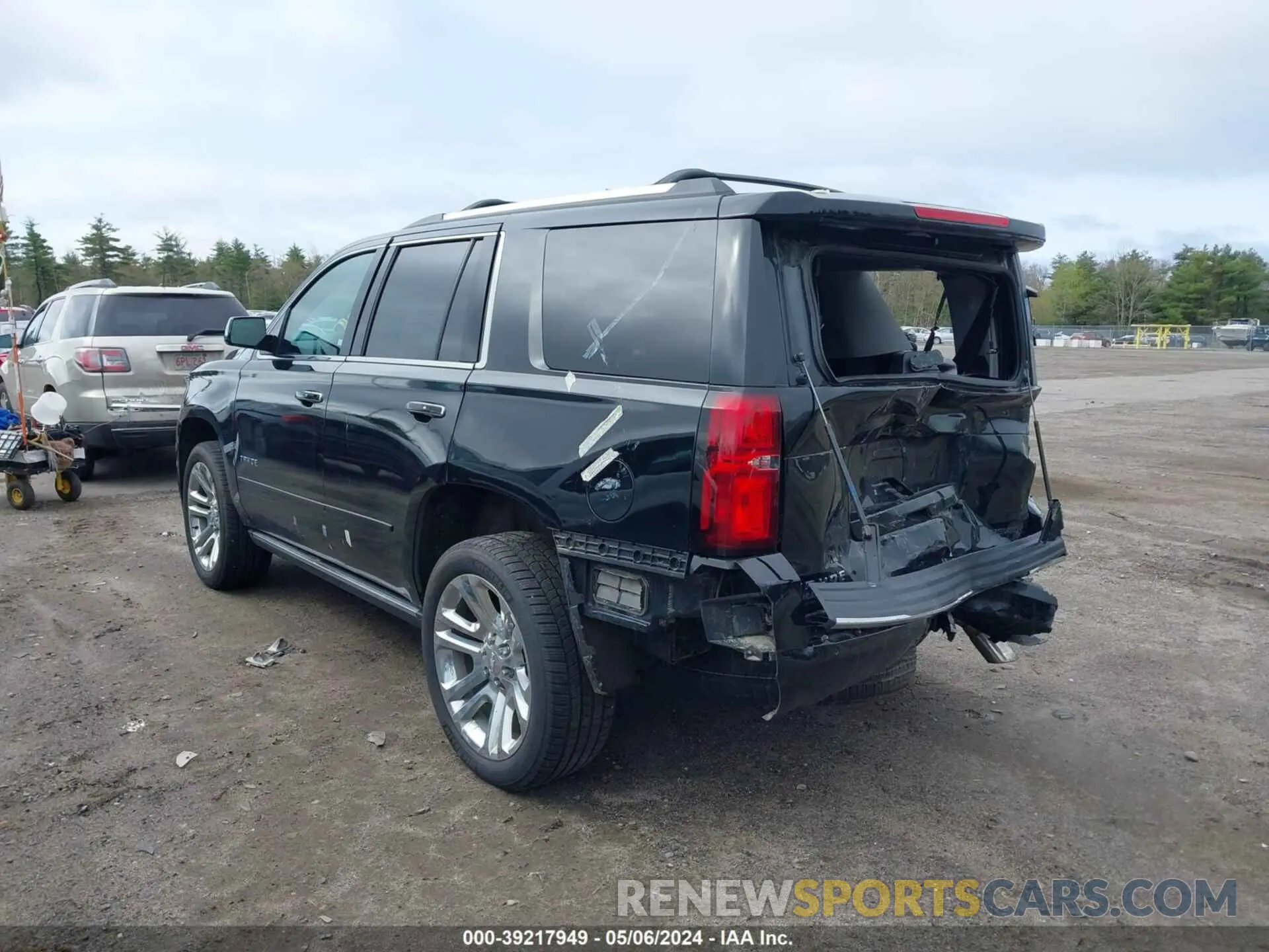 3 fotografías del automóvil dañado 1GNSKCKJ4LR126699 CHEVROLET TAHOE 2020