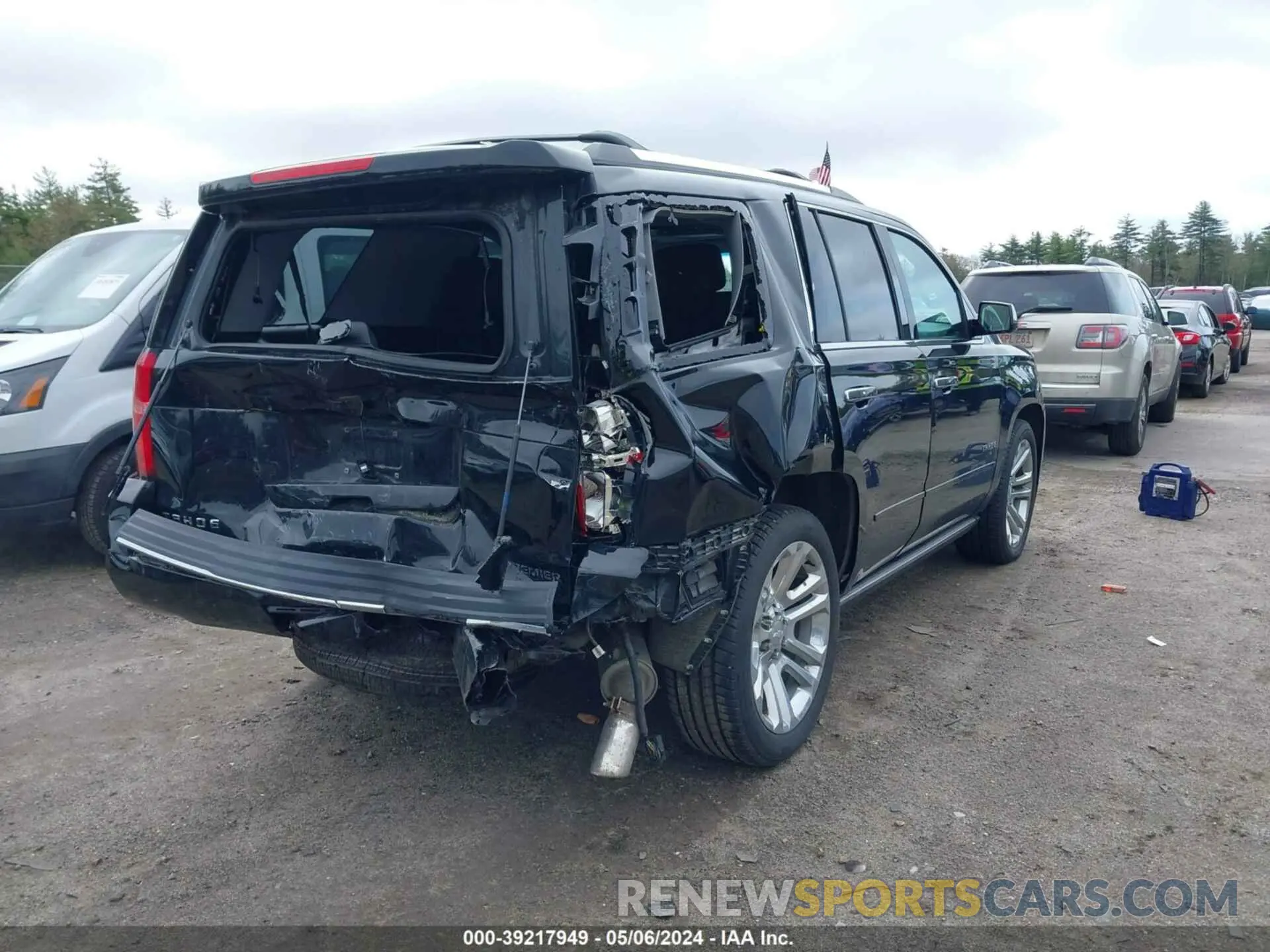 4 fotografías del automóvil dañado 1GNSKCKJ4LR126699 CHEVROLET TAHOE 2020