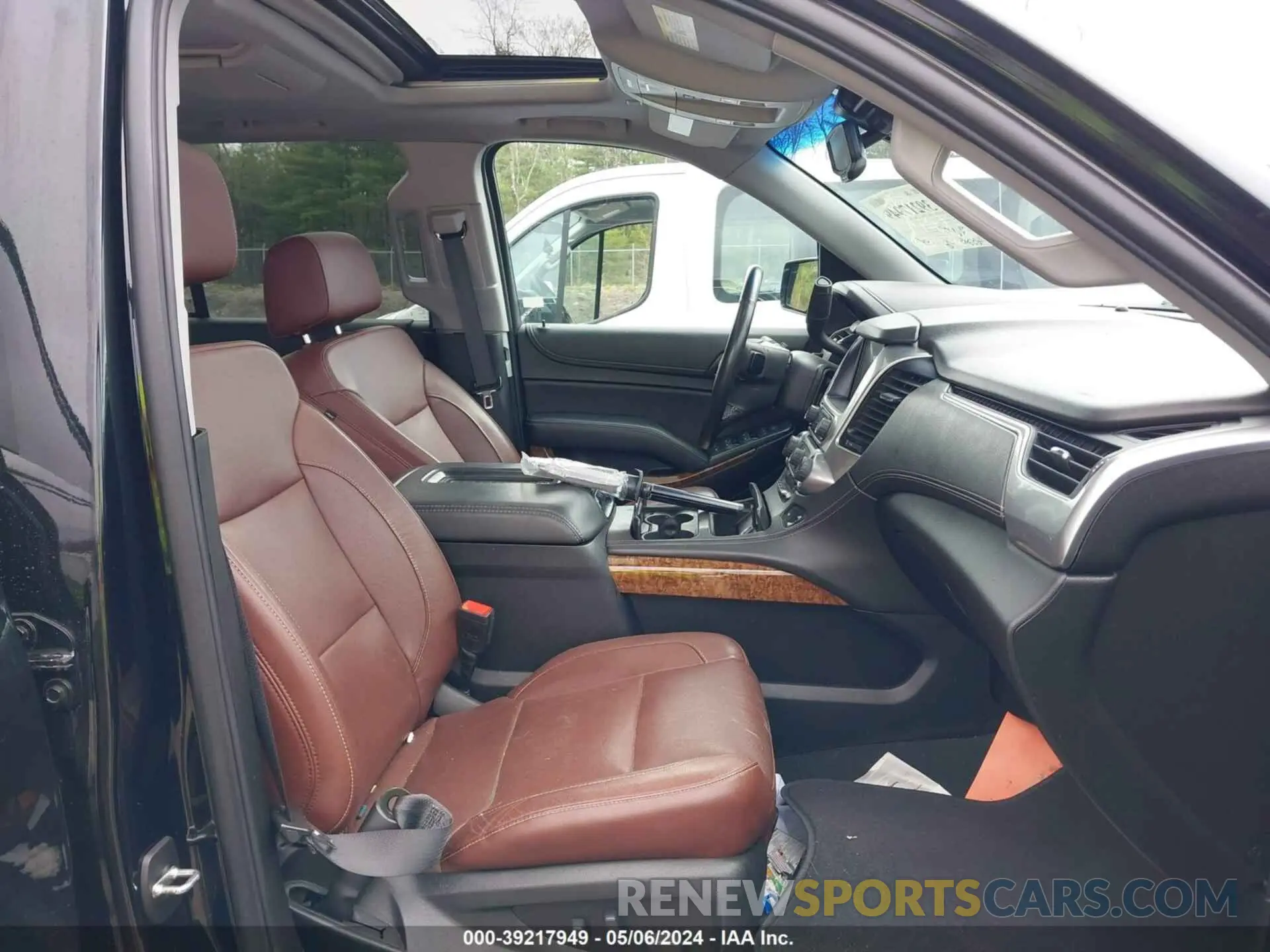 5 fotografías del automóvil dañado 1GNSKCKJ4LR126699 CHEVROLET TAHOE 2020
