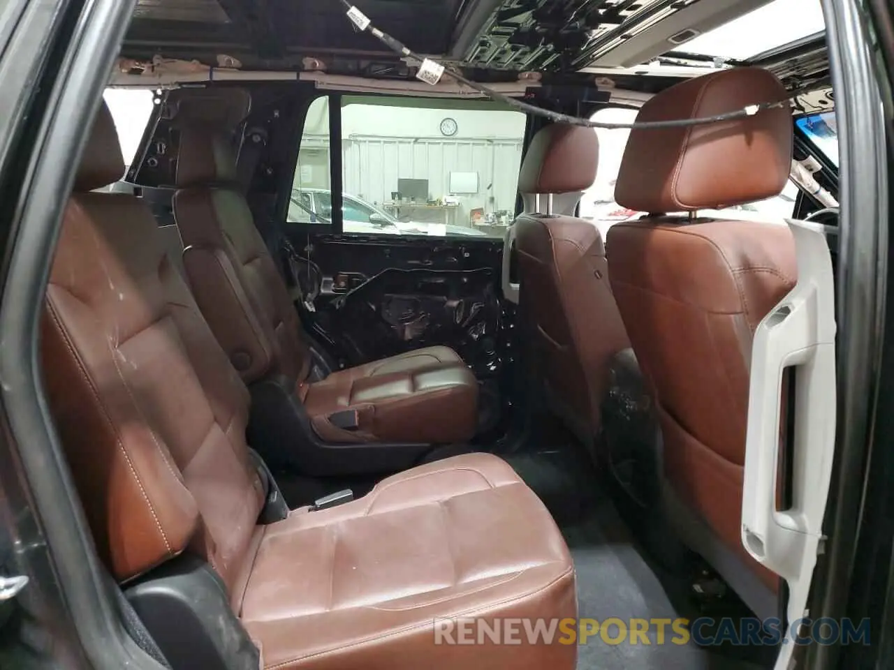 11 fotografías del automóvil dañado 1GNSKCKJ7LR104163 CHEVROLET TAHOE 2020