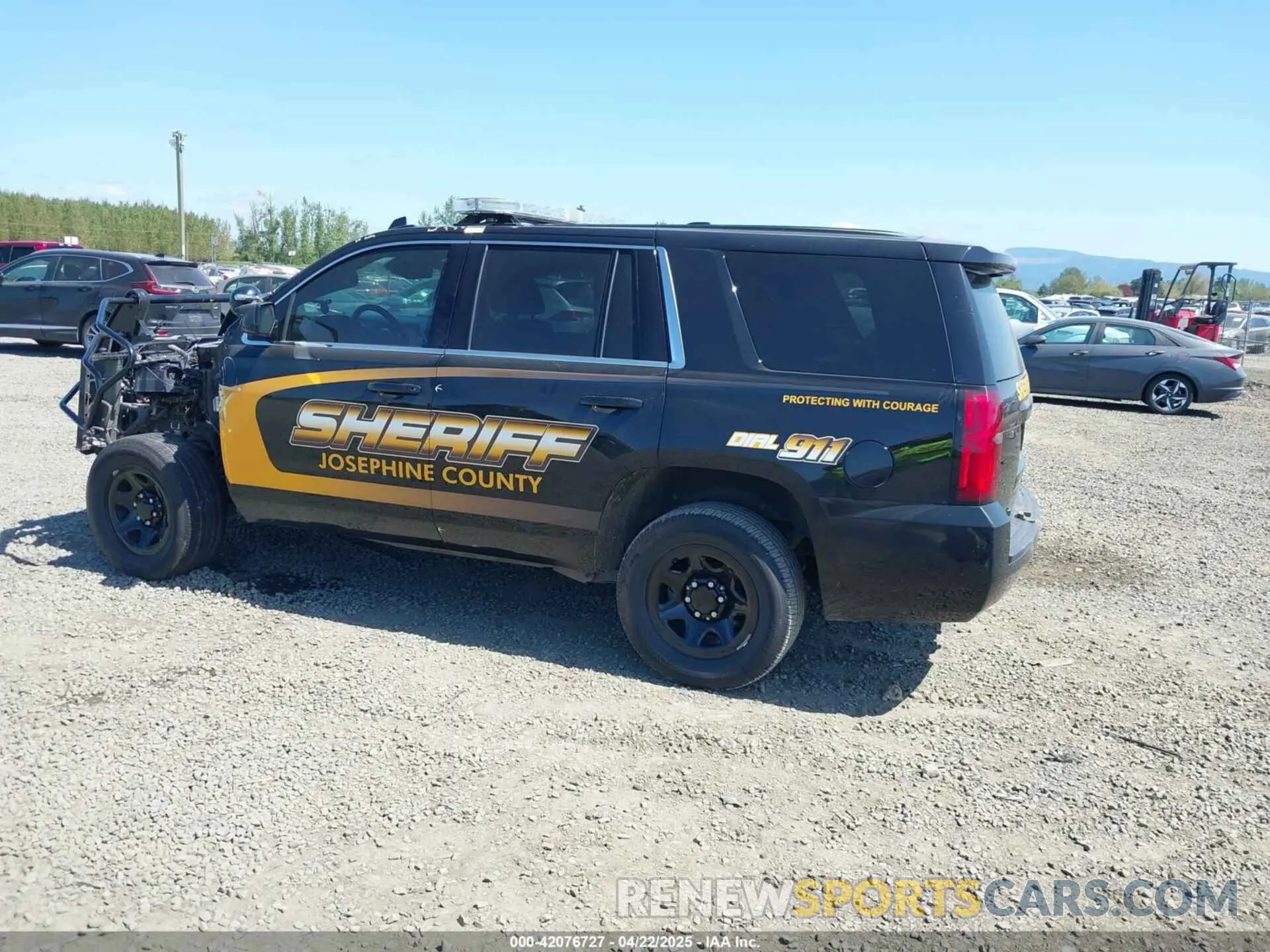 3 fotografías del automóvil dañado 1GNSKDEC3LR155615 CHEVROLET TAHOE 2020