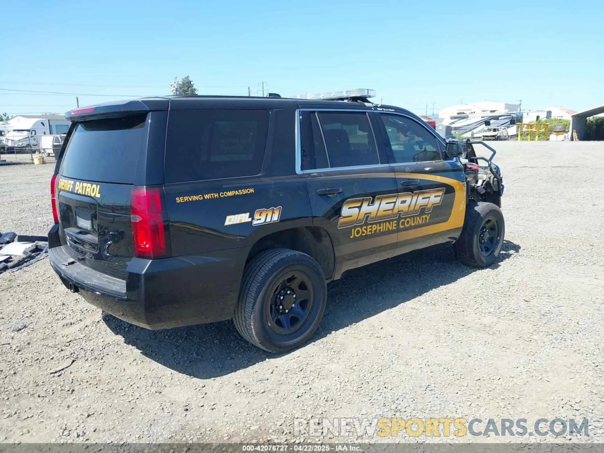 4 fotografías del automóvil dañado 1GNSKDEC3LR155615 CHEVROLET TAHOE 2020