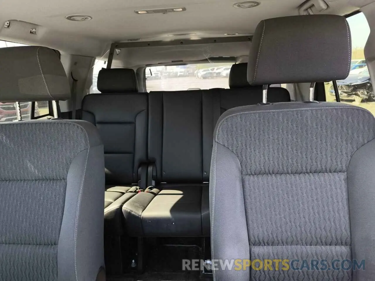10 fotografías del automóvil dañado 1GNSKDEC3LR188386 CHEVROLET TAHOE 2020