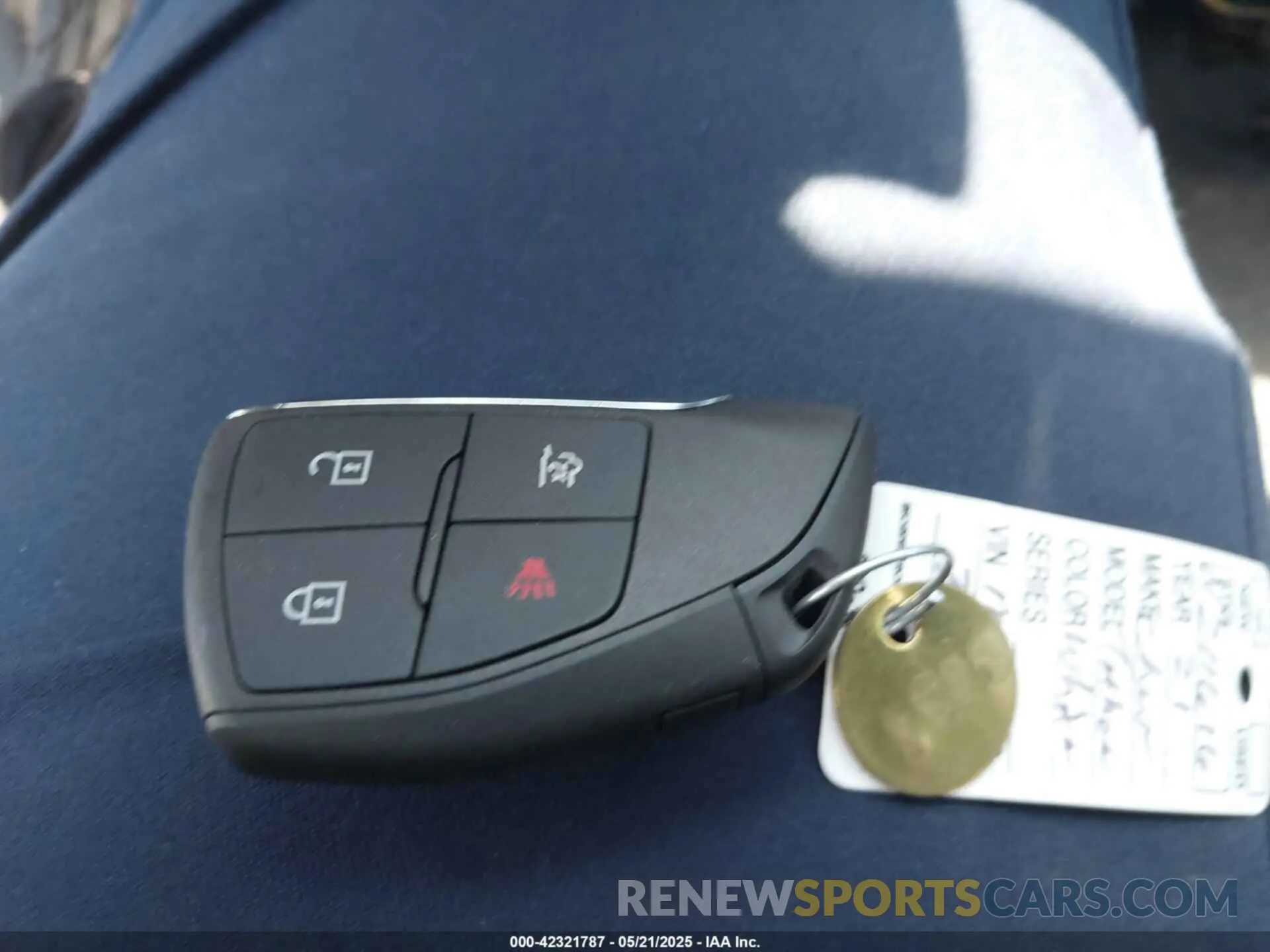 11 fotografías del automóvil dañado 1GNSCLED2MR433647 CHEVROLET TAHOE 2021