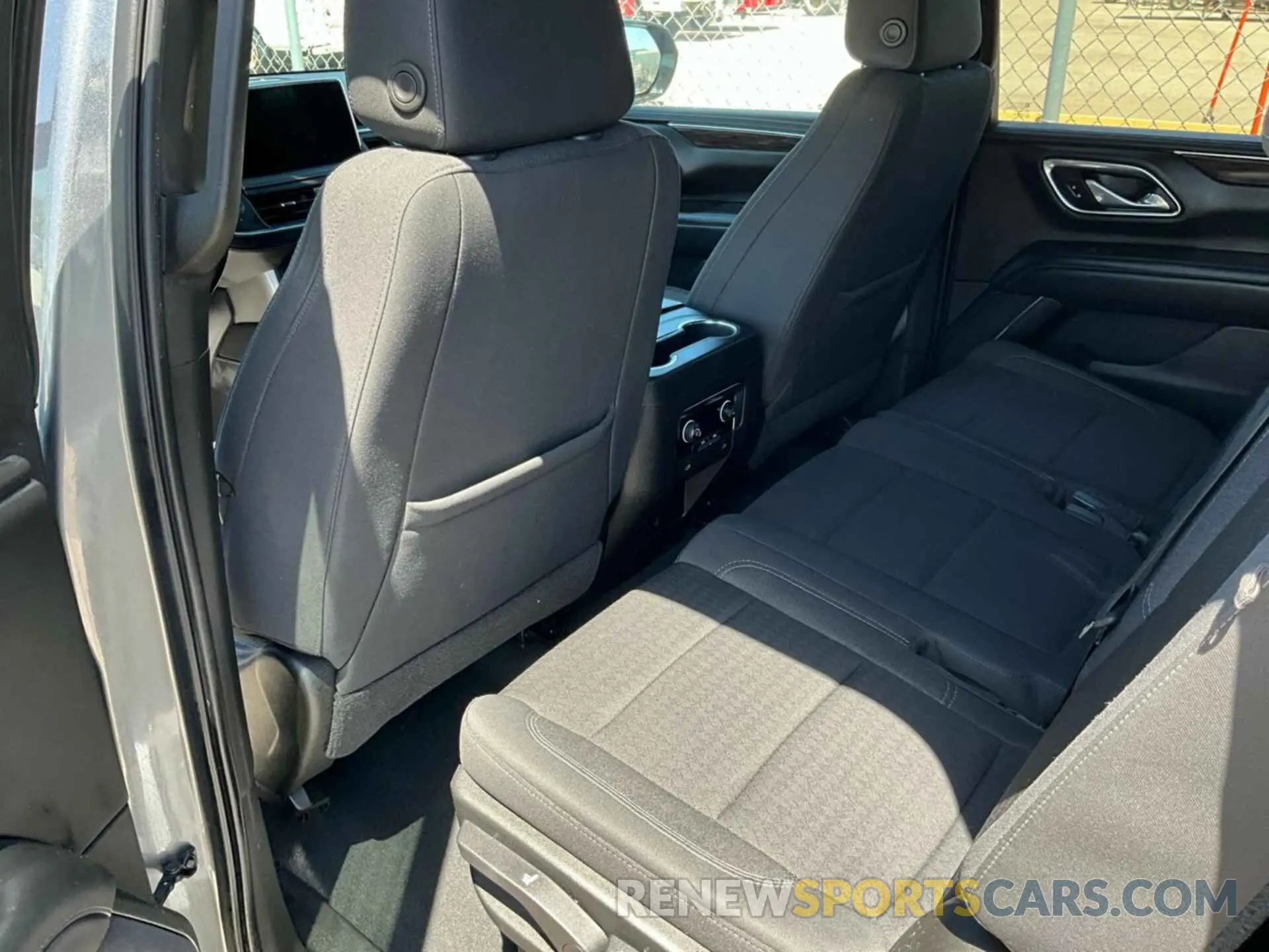 13 fotografías del automóvil dañado 1GNSCMKD2MR248993 CHEVROLET TAHOE 2021