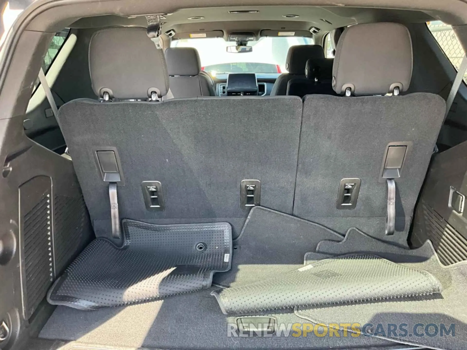 6 fotografías del automóvil dañado 1GNSCMKD2MR248993 CHEVROLET TAHOE 2021