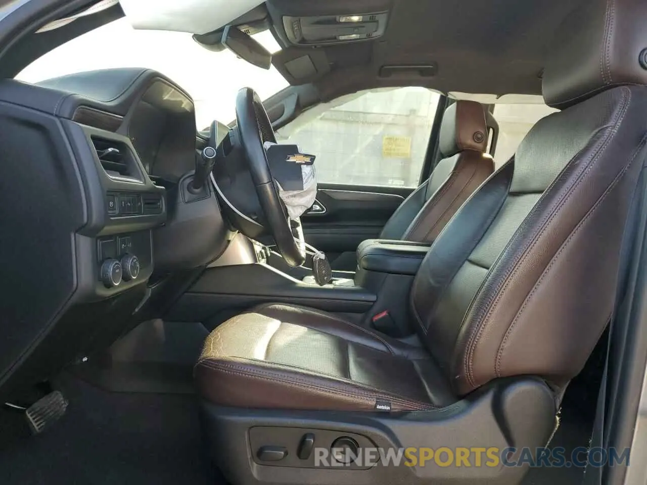 7 fotografías del automóvil dañado 1GNSCMKD8MR454528 CHEVROLET TAHOE 2021