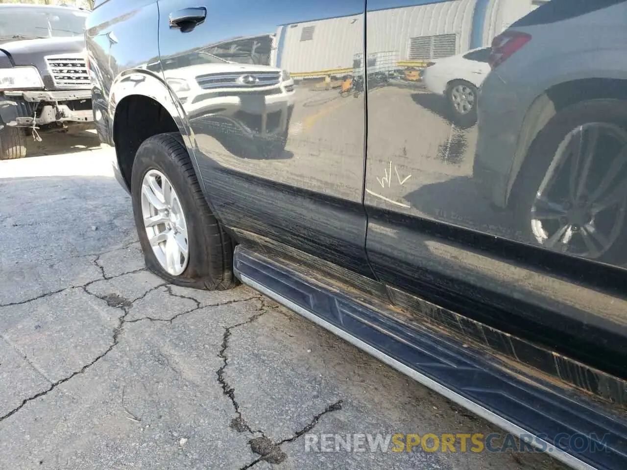 13 fotografías del automóvil dañado 1GNSCNKD0MR222527 CHEVROLET TAHOE 2021