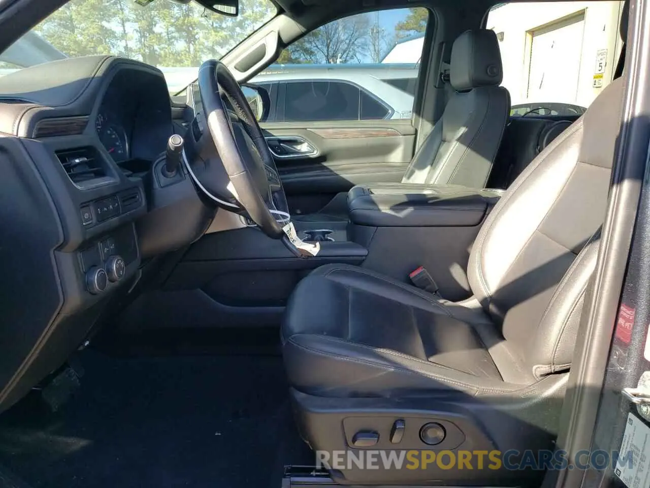 7 fotografías del automóvil dañado 1GNSCNKD0MR222527 CHEVROLET TAHOE 2021
