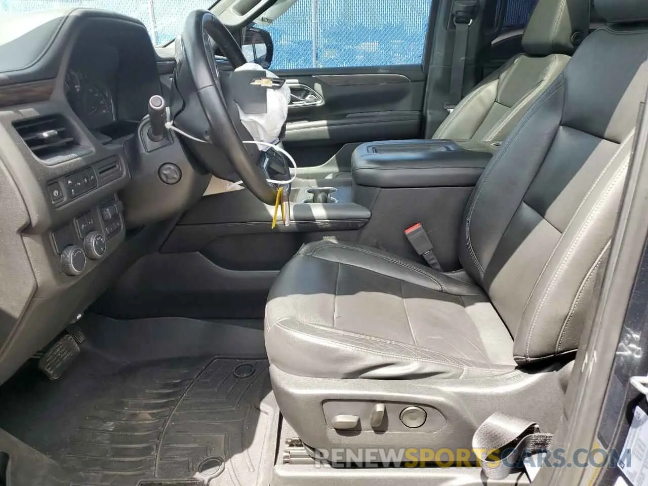 7 fotografías del automóvil dañado 1GNSCNKD5MR110516 CHEVROLET TAHOE 2021