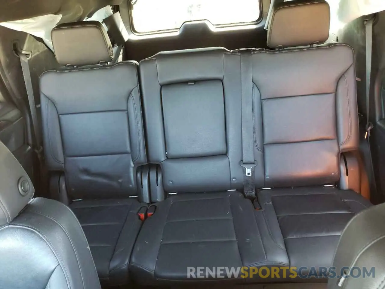 10 fotografías del automóvil dañado 1GNSCNKD5MR238092 CHEVROLET TAHOE 2021