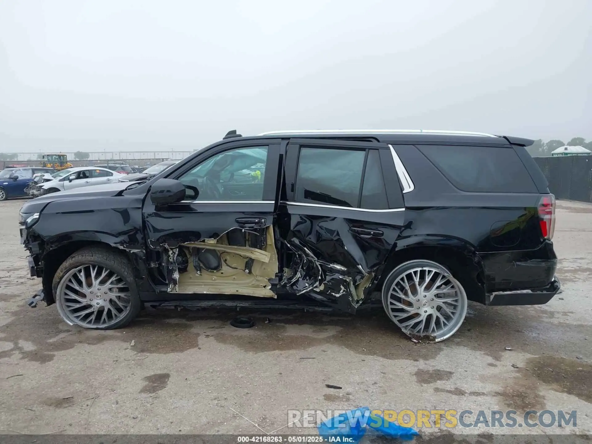 15 fotografías del automóvil dañado 1GNSCNKDXMR172381 CHEVROLET TAHOE 2021