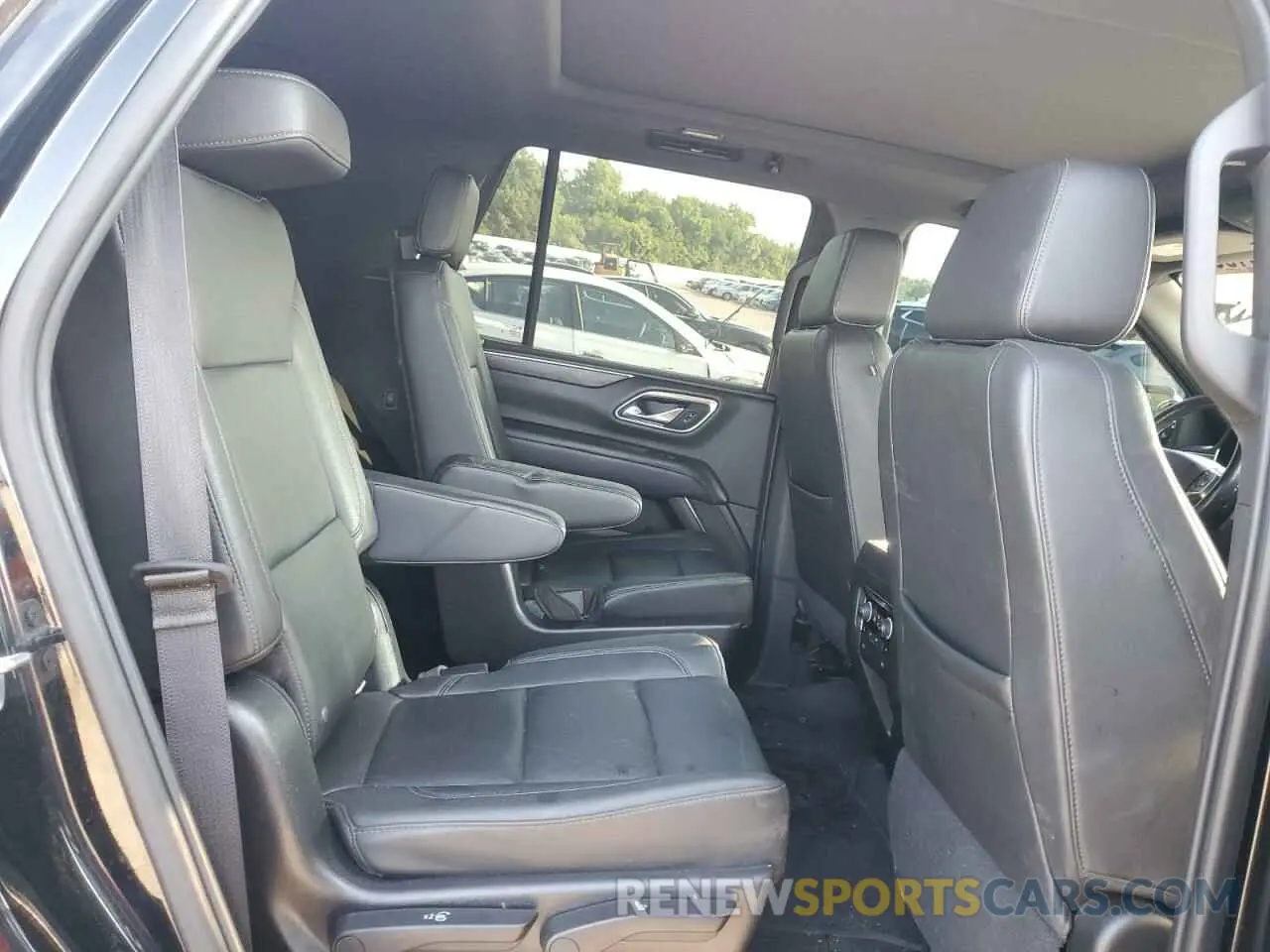 11 fotografías del automóvil dañado 1GNSCNKT0MR307343 CHEVROLET TAHOE 2021