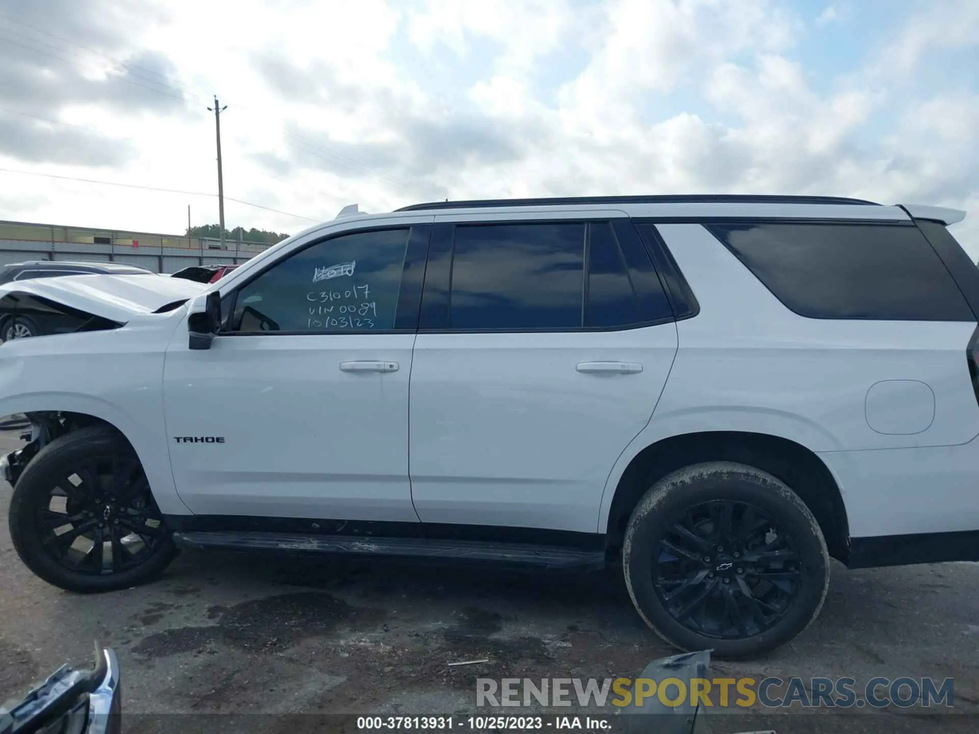 14 fotografías del automóvil dañado 1GNSCRKD9MR390089 CHEVROLET TAHOE 2021